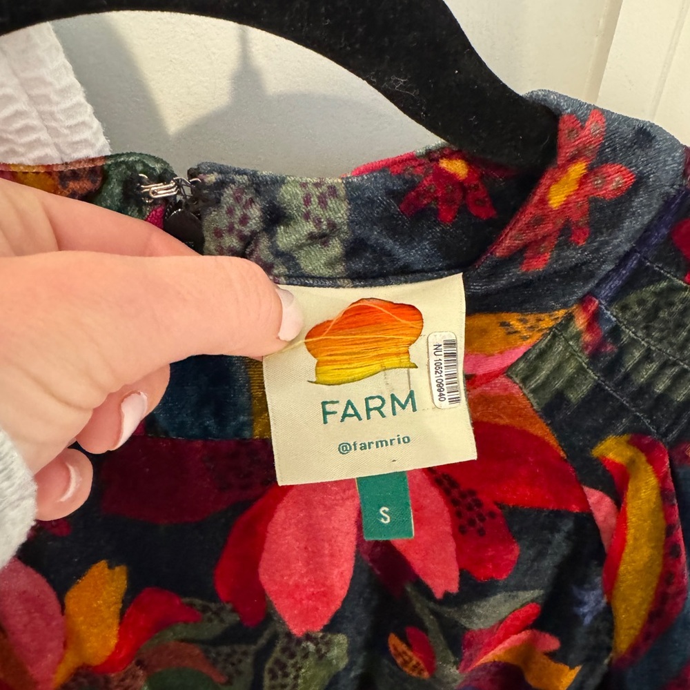 FARM RIO Sleeve Dress - Picture 2 of 5